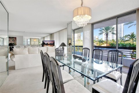 Condominio en venta en Aventura, Florida, 2 dormitorios, 134.43 m2 № 1698032 - foto 2