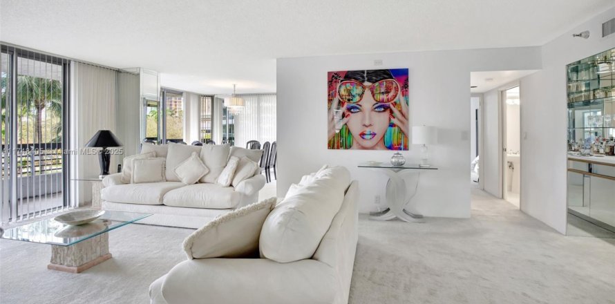 Condominio en Aventura, Florida, 2 dormitorios № 1698032