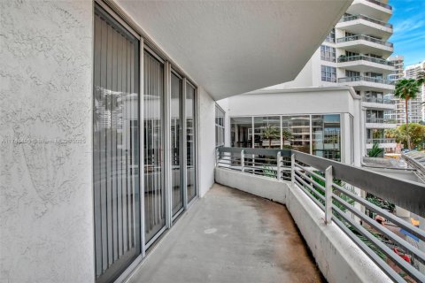 Condominio en venta en Aventura, Florida, 2 dormitorios, 134.43 m2 № 1698032 - foto 27