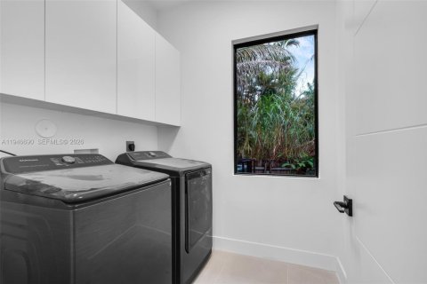 Купить виллу или дом в Майами, Флорида 4 спальни, № 2002653 - фото 29