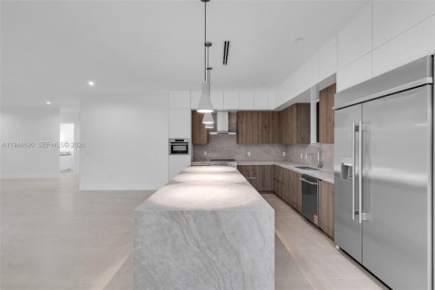 Купить виллу или дом в Майами, Флорида 4 спальни, № 2002653 - фото 12