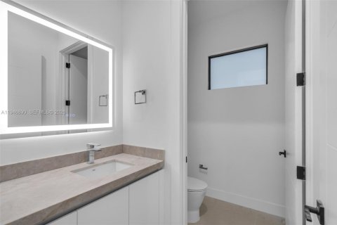 Купить виллу или дом в Майами, Флорида 4 спальни, № 2002653 - фото 15