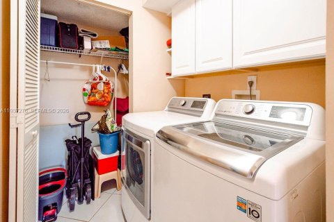 Copropriété à vendre à Sunrise, Floride: 2 chambres, 127.28 m2 № 1995133 - photo 20