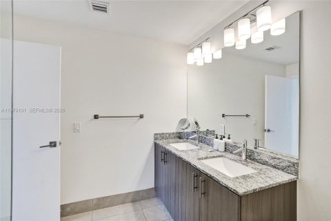 Купить кондоминиум в Дорал, Флорида 2 спальни, 94.39м2, № 2049111 - фото 19