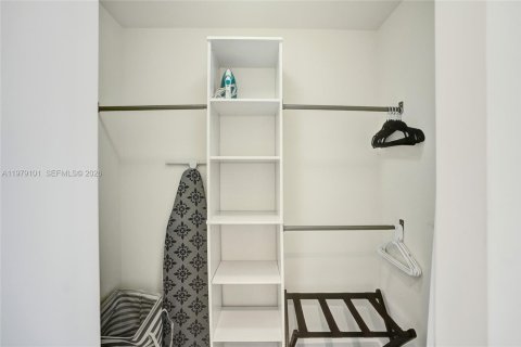 Купить кондоминиум в Дорал, Флорида 2 спальни, 94.39м2, № 2049111 - фото 21