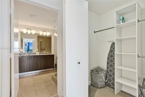 Купить кондоминиум в Дорал, Флорида 2 спальни, 94.39м2, № 2049111 - фото 18