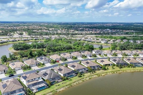 Casa en venta en Lakewood Ranch, Florida, 3 dormitorios, 227.05 m2 № 1732428 - foto 2