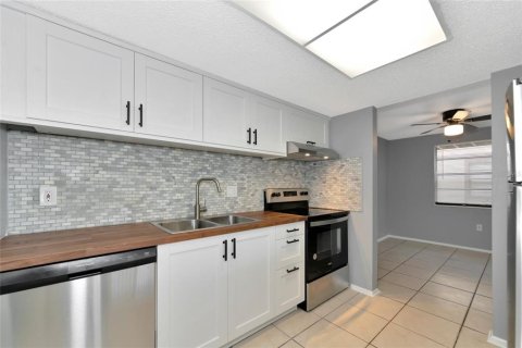 Condo in Bradenton, Florida, 2 bedrooms  № 2208197 - photo 8