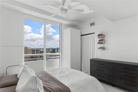Condo in Bay Harbor Islands, Florida, 2 bedrooms  № 1887364 - photo 14