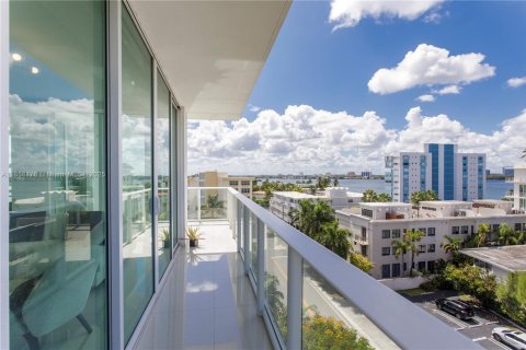 Condo in Bay Harbor Islands, Florida, 2 bedrooms  № 1887364 - photo 6