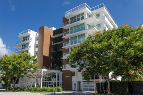 Condo in Bay Harbor Islands, Florida, 2 bedrooms  № 1887364 - photo 21