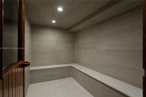 Condo in Bay Harbor Islands, Florida, 2 bedrooms  № 1887364 - photo 20