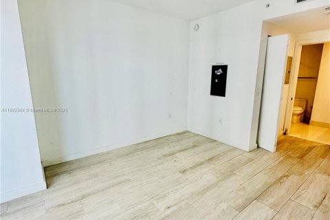 Купить кондоминиум в Майами, Флорида 1 спальня, 63.55м2, № 2013741 - фото 24