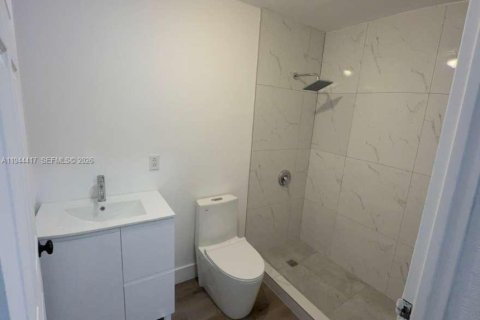 Villa ou maison à louer à Miami, Floride: 3 chambres, 222.97 m2 № 2001649 - photo 5