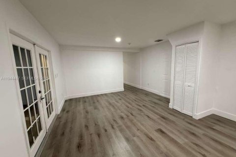 Villa ou maison à louer à Miami, Floride: 3 chambres, 222.97 m2 № 2001649 - photo 3