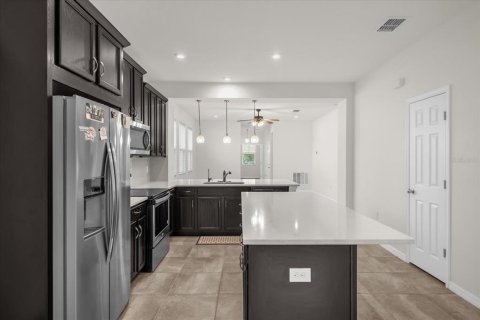 Villa ou maison à vendre à Kissimmee, Floride: 3 chambres, 158.49 m2 № 2142578 - photo 8
