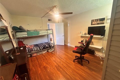 Copropriété à vendre à Tamarac, Floride: 3 chambres, 136.47 m2 № 2048654 - photo 9