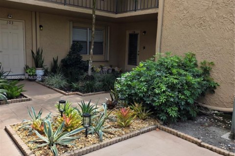 Copropriété à vendre à Tamarac, Floride: 3 chambres, 136.47 m2 № 2048654 - photo 24