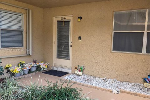 Copropriété à vendre à Tamarac, Floride: 3 chambres, 136.47 m2 № 2048654 - photo 25