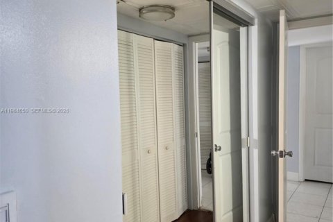 Copropriété à vendre à Tamarac, Floride: 3 chambres, 136.47 m2 № 2048654 - photo 14