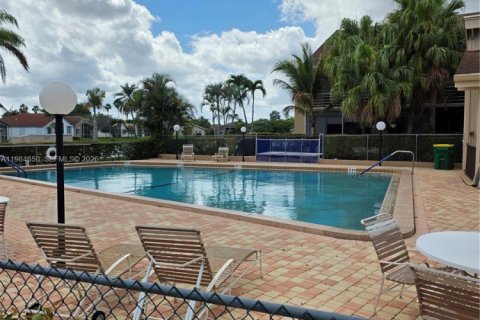 Copropriété à vendre à Tamarac, Floride: 3 chambres, 136.47 m2 № 2048654 - photo 11