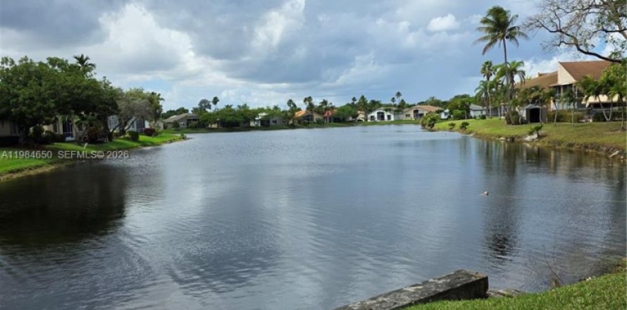 Condo à Tamarac, Floride, 3 chambres  № 2048654