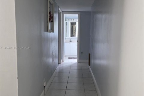 Copropriété à vendre à Tamarac, Floride: 3 chambres, 136.47 m2 № 2048654 - photo 17