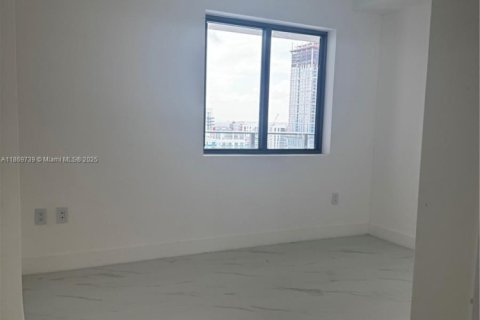 House in Miami, Florida 3 bedrooms, 165.64 sq.m. № 1896887 - photo 14