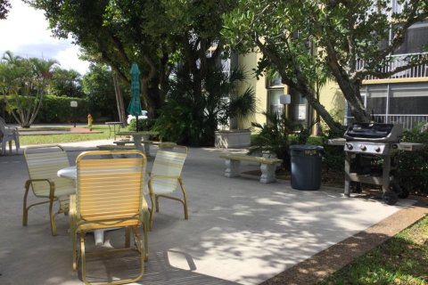 Copropriété à vendre à Deerfield Beach, Floride: 2 chambres, 91.42 m2 № 1097545 - photo 1