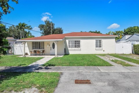 Casa en venta en Miami, Florida, 3 dormitorios, 167.69 m2 № 1965860 - foto 26