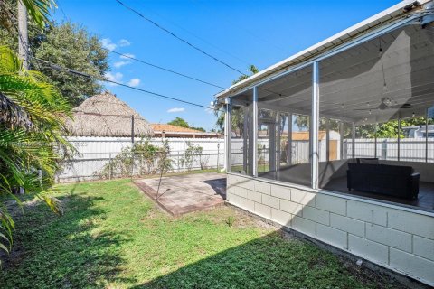 Casa en venta en Miami, Florida, 3 dormitorios, 167.69 m2 № 1965860 - foto 23