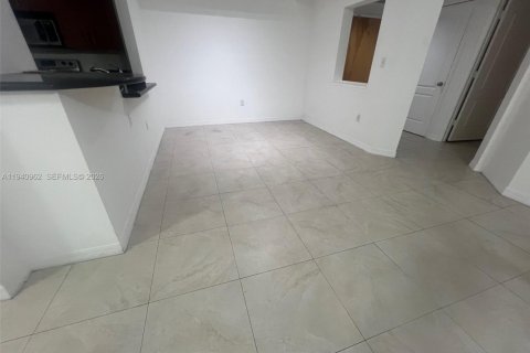 Condominio en alquiler en Fort Lauderdale, Florida, 2 dormitorios, 116.96 m2 № 1998068 - foto 7