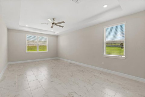 House in Mount Dora, Florida 4 bedrooms, 254.83 sq.m. № 2237871 - photo 19