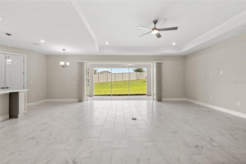 House in Mount Dora, Florida 4 bedrooms, 254.83 sq.m. № 2237871 - photo 14