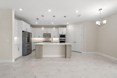 House in Mount Dora, Florida 4 bedrooms, 254.83 sq.m. № 2237871 - photo 11