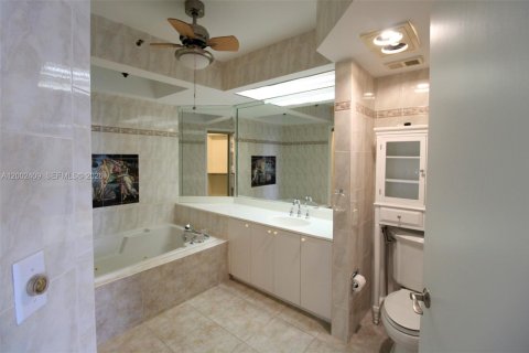 Купить кондоминиум в Авентура, Флорида 2 спальни, 124.49м2, № 2169391 - фото 27