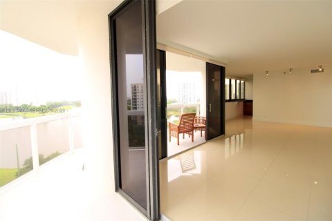 Купить кондоминиум в Авентура, Флорида 2 спальни, 124.49м2, № 2169391 - фото 11