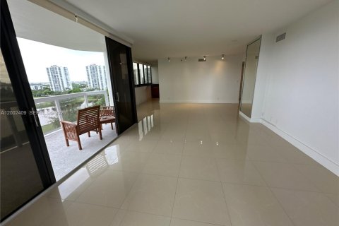 Купить кондоминиум в Авентура, Флорида 2 спальни, 124.49м2, № 2169391 - фото 12