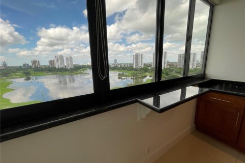 Купить кондоминиум в Авентура, Флорида 2 спальни, 124.49м2, № 2169391 - фото 15
