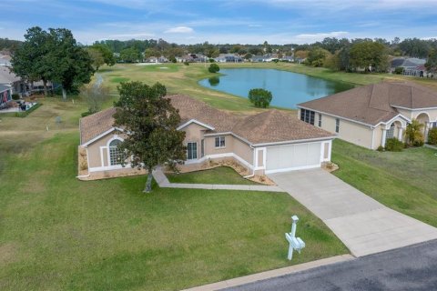 House in Ocala, Florida 2 bedrooms, 128.95 sq.m. № 1735159 - photo 1