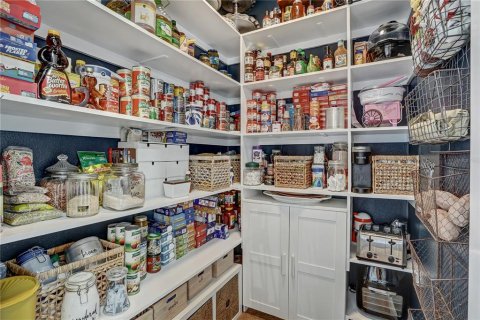 Купить виллу или дом в Гроувленд, Флорида 9 комнат, 310.01м2, № 1566428 - фото 11