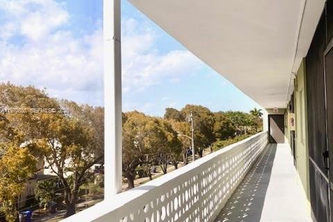 Купить кондоминиум в Холливуд, Флорида 1 спальня, 55.46м2, № 2033588 - фото 20