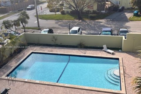 Купить кондоминиум в Холливуд, Флорида 1 спальня, 55.46м2, № 2033588 - фото 5