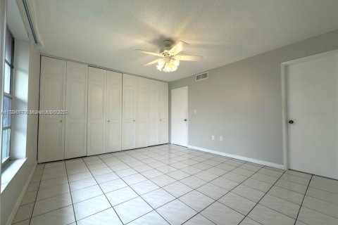 Condominio en venta en Oakland Park, Florida, 2 dormitorios, 92.9 m2 № 2052382 - foto 10