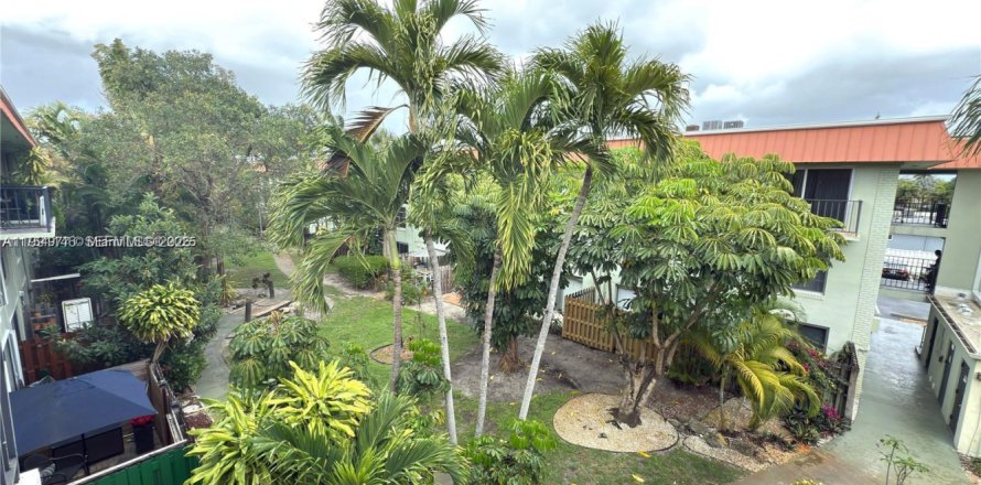 Condominio en Oakland Park, Florida, 2 dormitorios  № 2052382