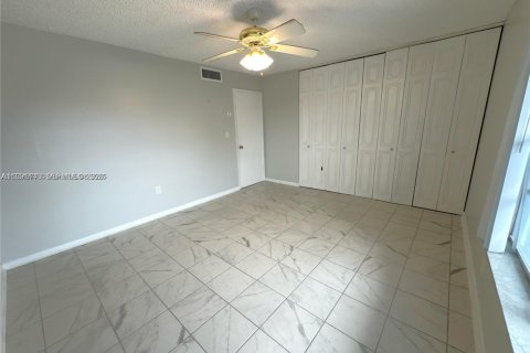 Condominio en venta en Oakland Park, Florida, 2 dormitorios, 92.9 m2 № 2052382 - foto 15