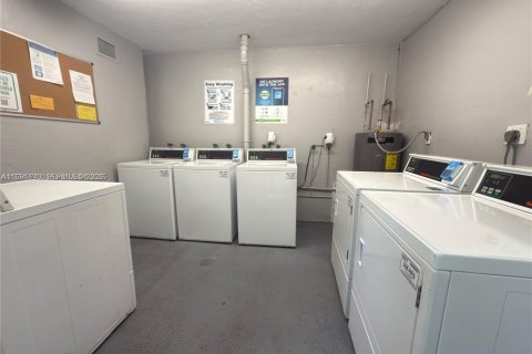 Condominio en venta en Oakland Park, Florida, 2 dormitorios, 92.9 m2 № 2052382 - foto 25