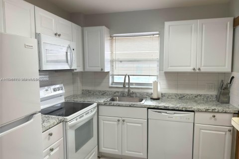 Condominio en venta en Oakland Park, Florida, 2 dormitorios, 92.9 m2 № 2052382 - foto 7