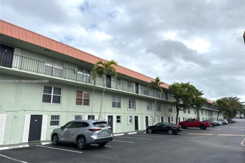 Condominio en venta en Oakland Park, Florida, 2 dormitorios, 92.9 m2 № 2052382 - foto 3