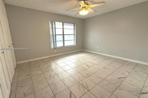 Condominio en venta en Oakland Park, Florida, 2 dormitorios, 92.9 m2 № 2052382 - foto 14